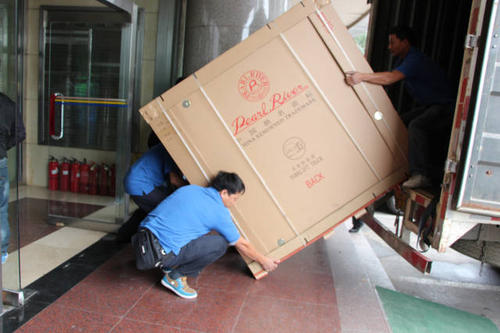 镶黄钢琴贵重工艺品无忧运